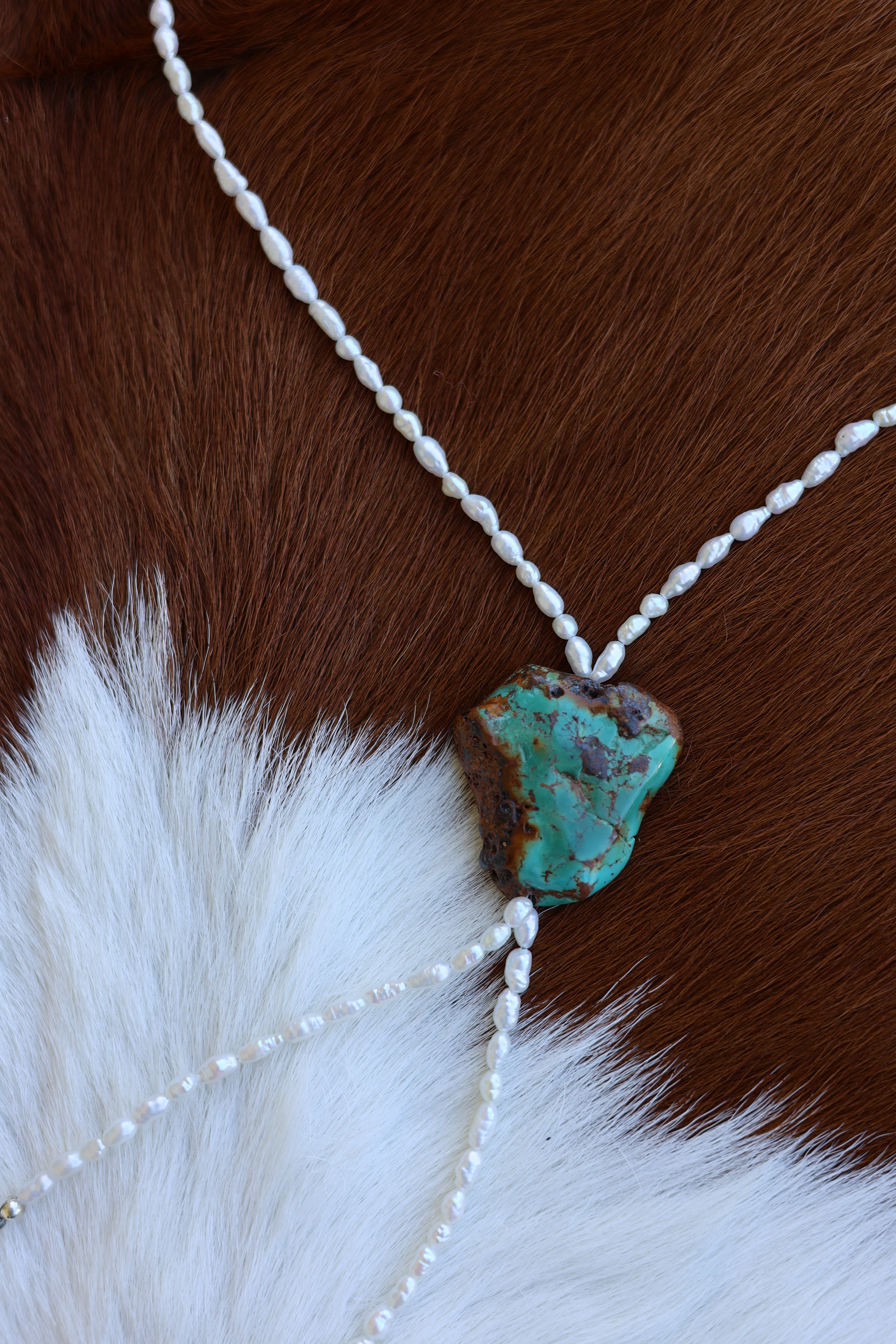 Hubei Turquoise & Freshwater Pearl Bolo 18-20” w/ 5” drop